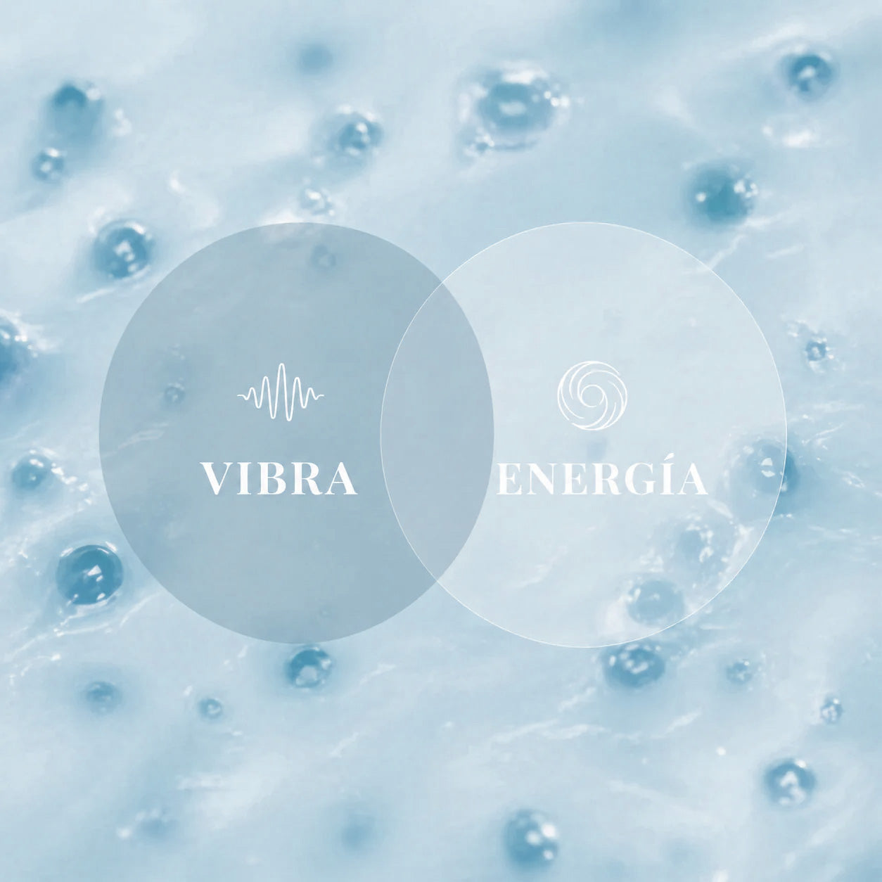 Productos URANG sobre composición beige y minimalista